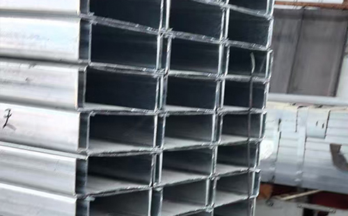 海西直辖C型钢选型与在轻海西直辖钢结构中的应用解析